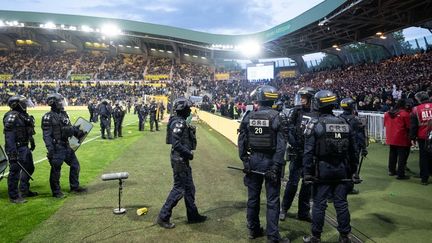 Les forces de l'ordre ramènent le calme à la Beaujoire, le 17 mai 2026.