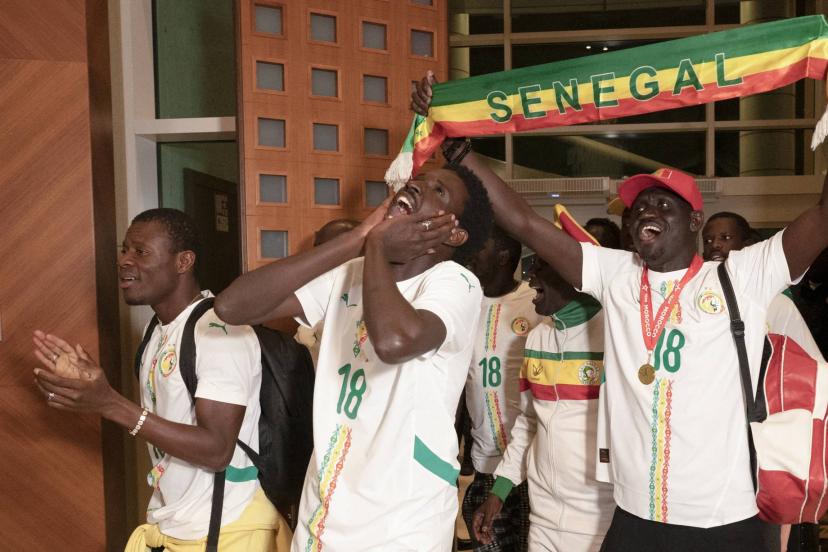 Le retour des supporters sénégalais à l'aéroport international de Ndiass ce dimanche matin. (Seyllou/AFP)