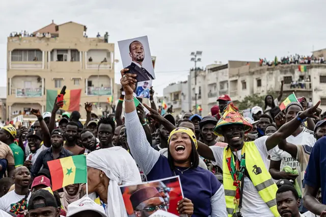 Une partisane du Premier ministre sénégalais Ousmane Sonko