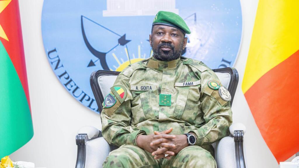 Le général Assimi Goïta, président de transition du Mali, lors du sommet de l'Alliance des États du Sahel à Bamako en décembre 2025.