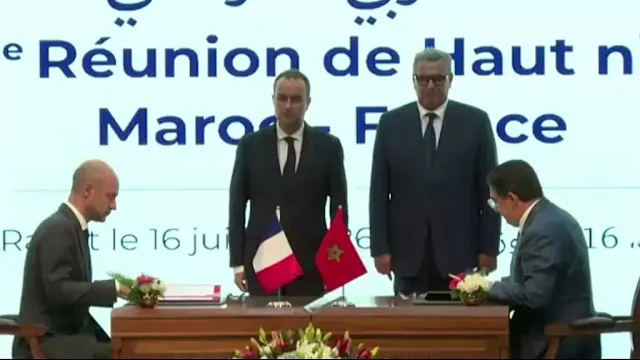 Signature des accords Maroc France