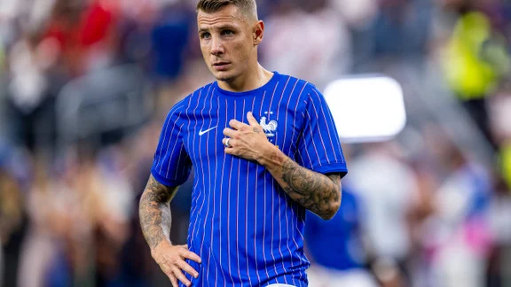 Lucas Digne en action avec son maillot de club