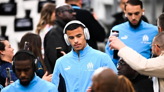 Mason Greenwood en discussion avec l'OM lors du mercato