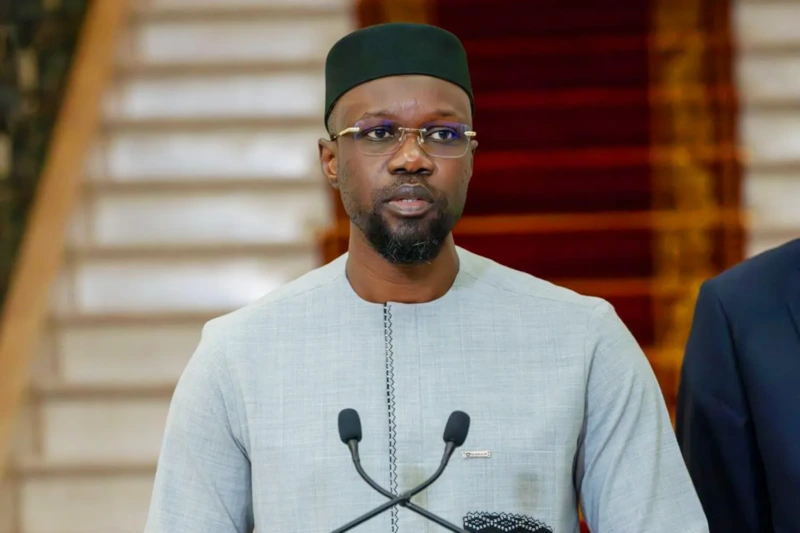 Ousmane Sonko lors d'un hommage