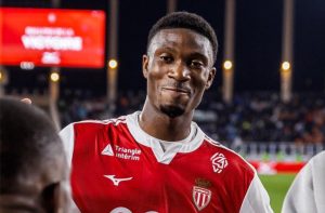 Portrait d'Aladji Bamba en tenue de football