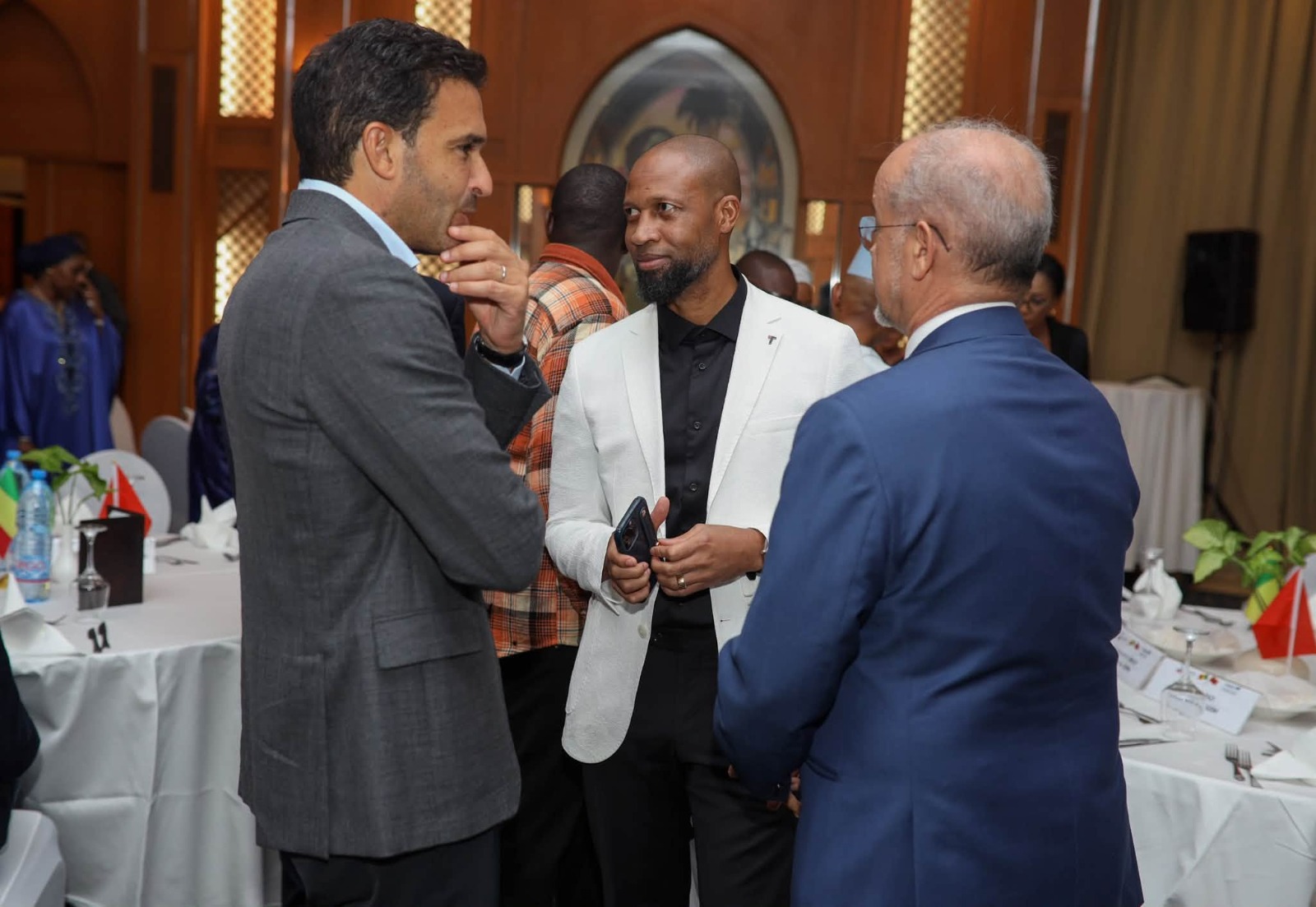 Discussions entre experts gouvernementaux des deux pays