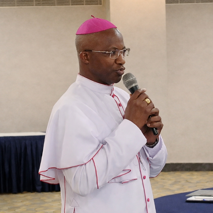 Monseigneur Laurent Lompo, président de la SPI, prône le dialogue comme outil de paix