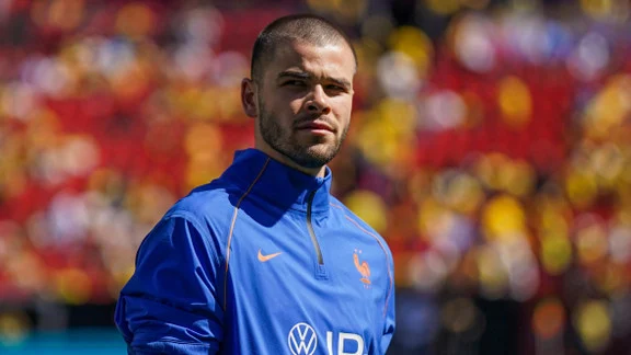 Lucas Chevalier en tenue de gardien