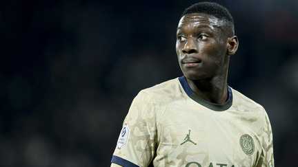 Randal Kolo Muani sous les couleurs du PSG lors d'un match de ligue 1 contre le stade Brestois, janvier 2024.