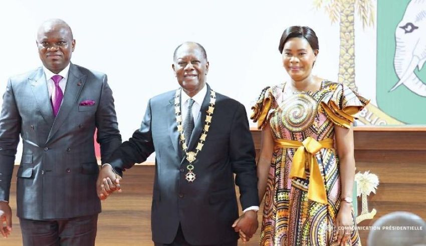 Le président gabonais Oligui Nguema et son épouse aux côtés d'Alassane Ouattara lors d'une cérémonie officielle en Côte d'Ivoire