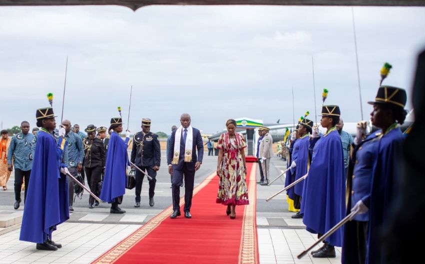 Le président Oligui Nguema et son épouse de retour à Libreville après leur tournée africaine